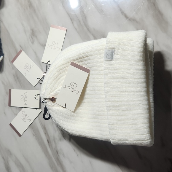 Calia Ribbed Beanie in cloud cream - Picture 2 of 5